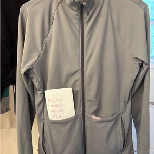 FIGS Graphite Contourknit scrub jacket!